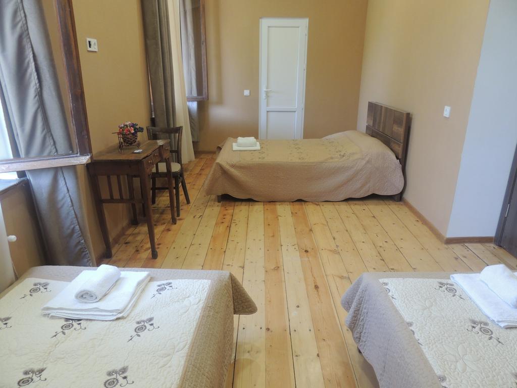 Guest House Chirina Sighnaghi Εξωτερικό φωτογραφία