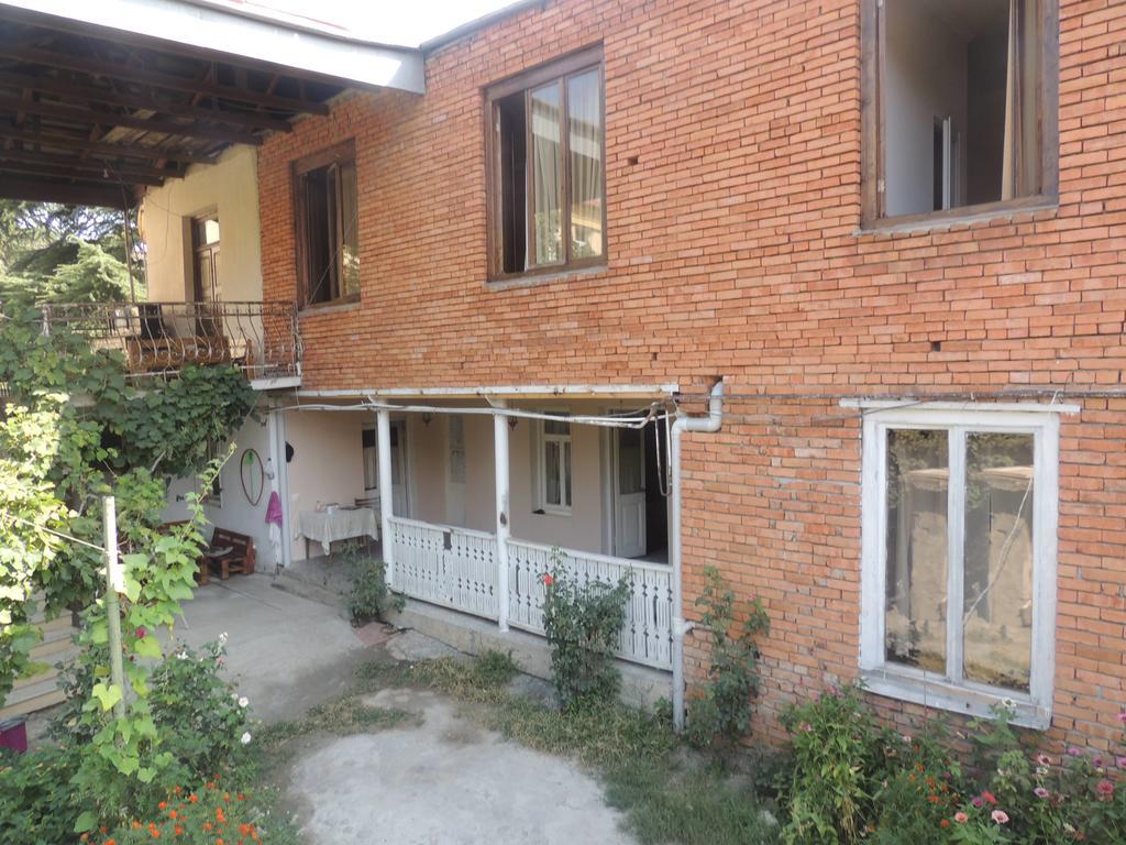 Guest House Chirina Sighnaghi Εξωτερικό φωτογραφία