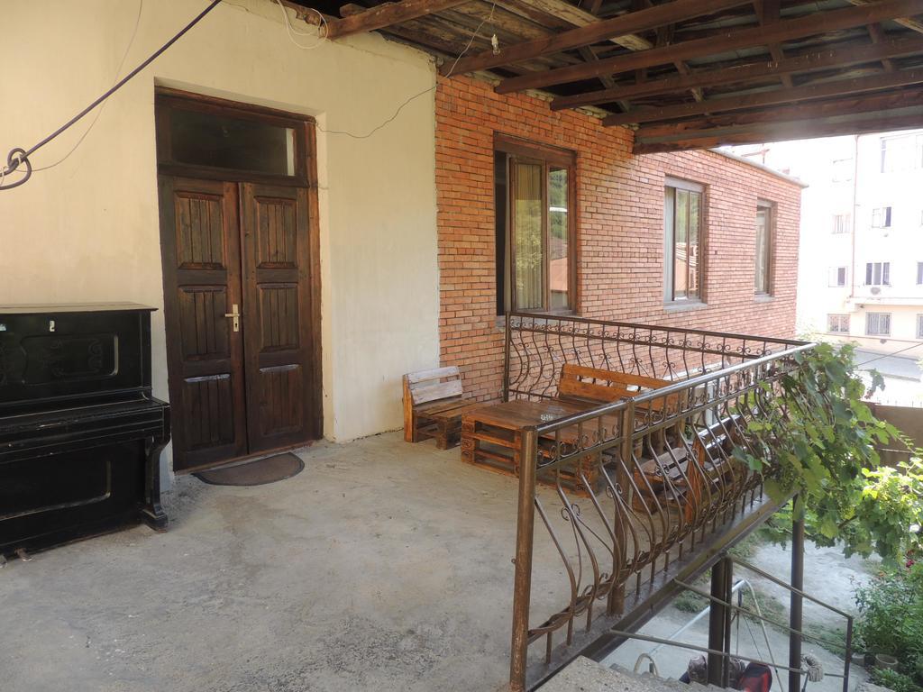 Guest House Chirina Sighnaghi Εξωτερικό φωτογραφία
