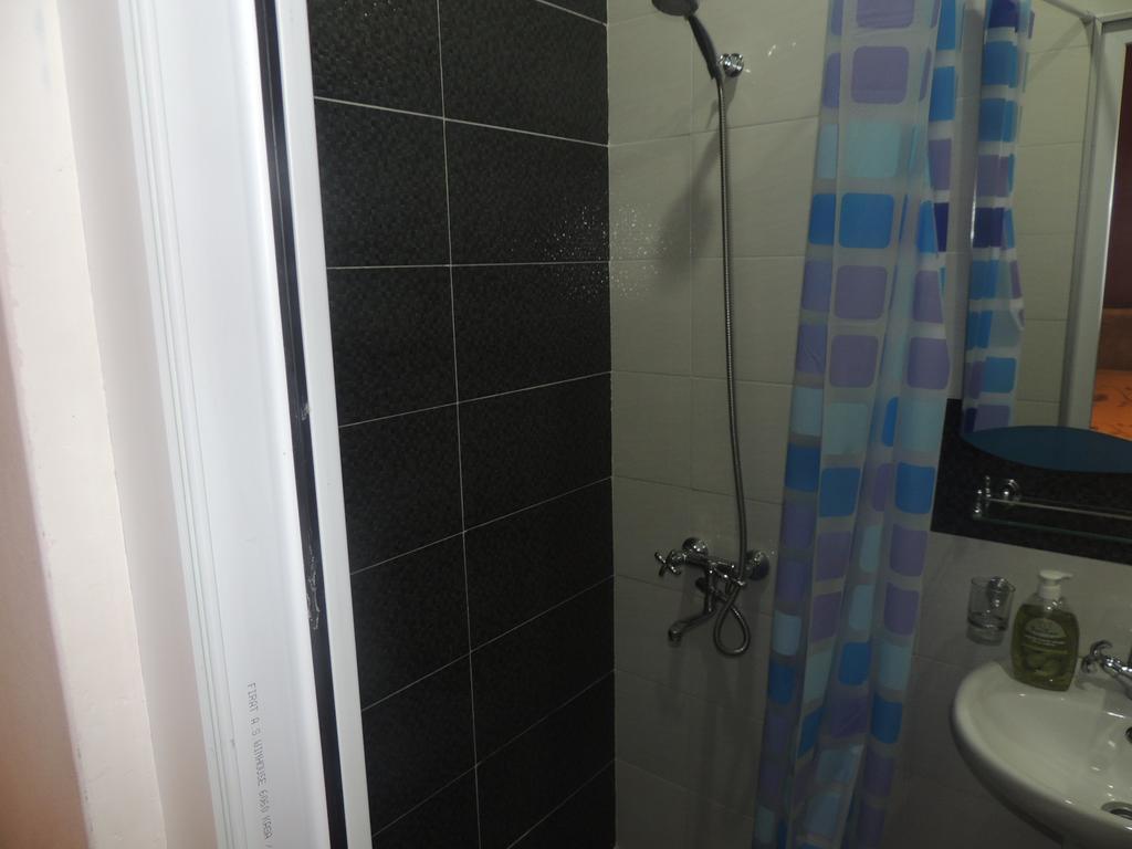 Guest House Chirina Sighnaghi Εξωτερικό φωτογραφία